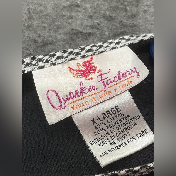 Flowers Embroidery Black Vintage Tee Shirt - Picture 4 of 4